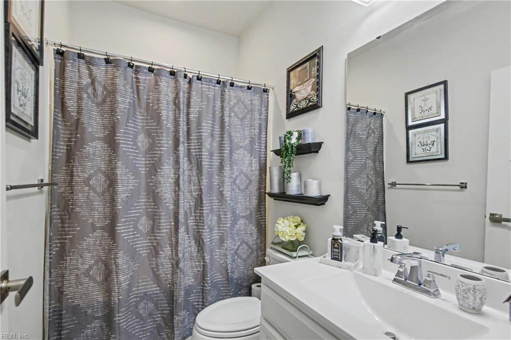 1044 Olmstead St Property Photo 35