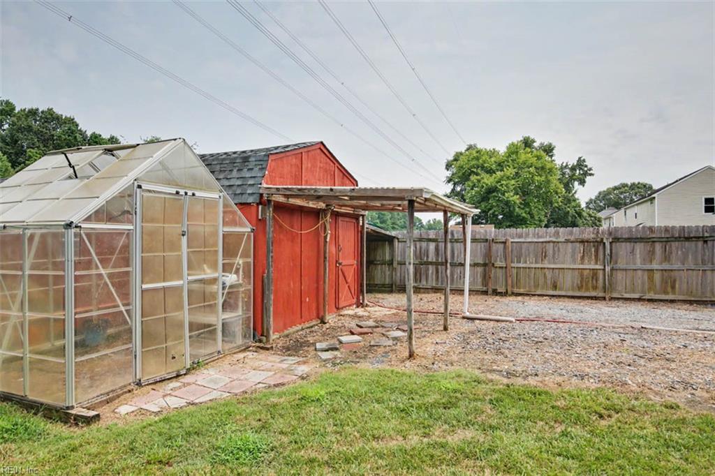 912 Cantor St Property Photo 38