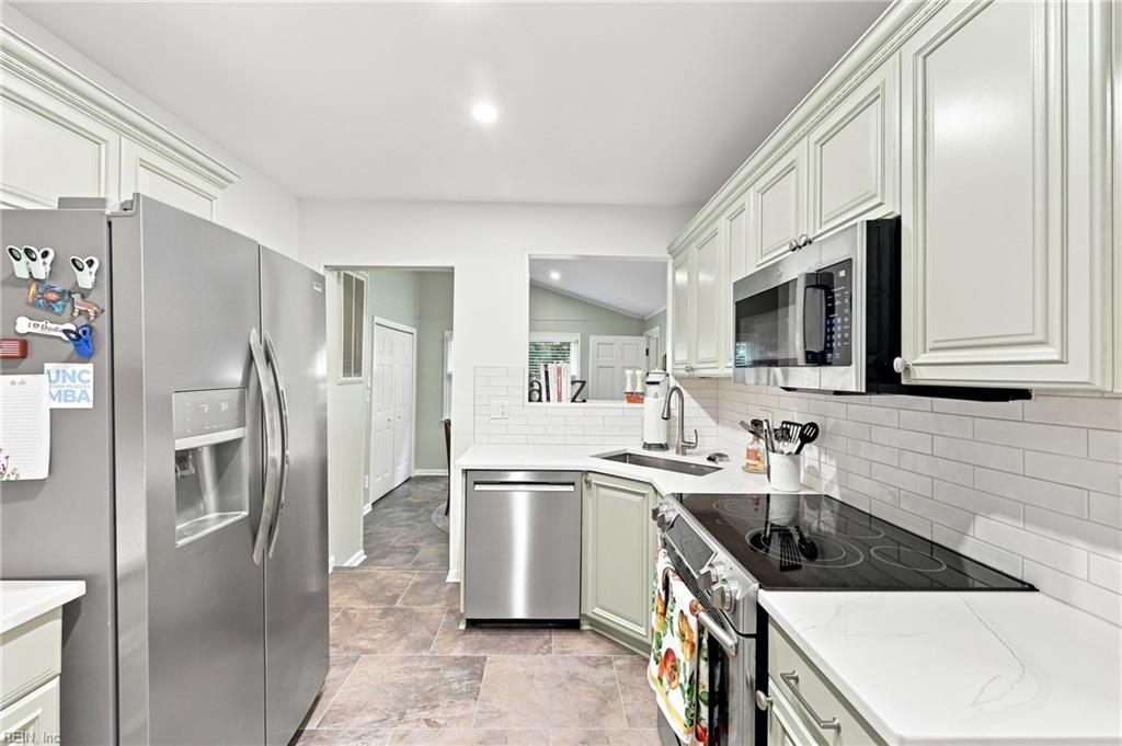 1044 S Lexan Cres Property Photo 11