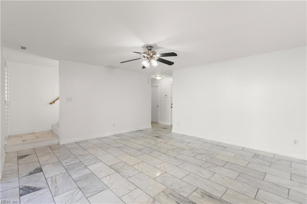 984 W Ocean View Ave Property Photo 6