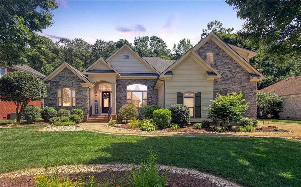 917 Redleafe CIR