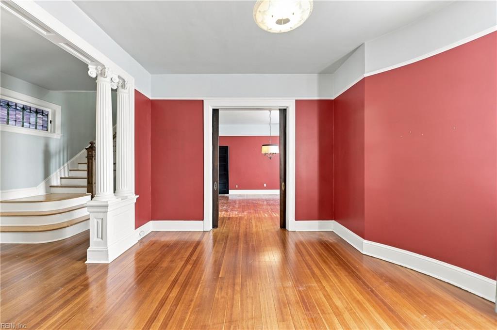 535 Hampton Pl Property Photo 2