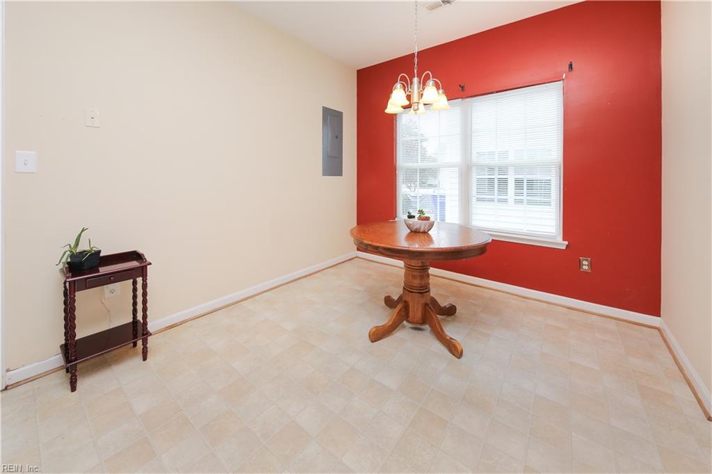 2025 Freeney Ave Property Photo 6