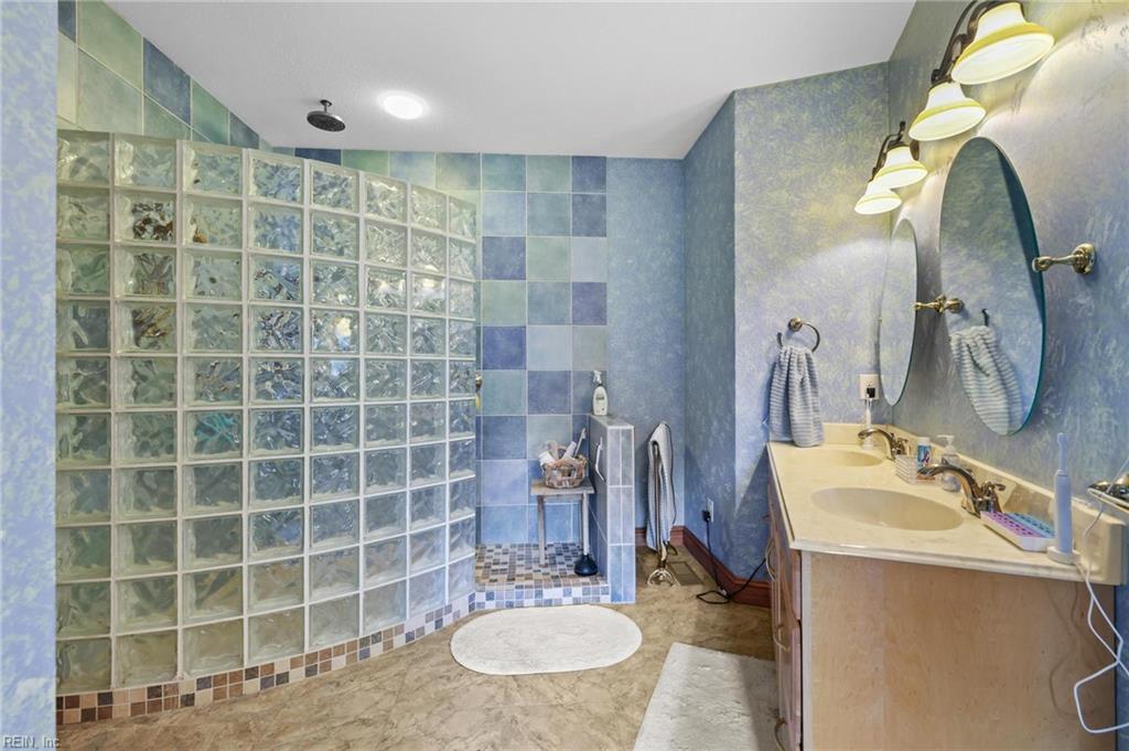 207 Megan Loop S Property Photo 10