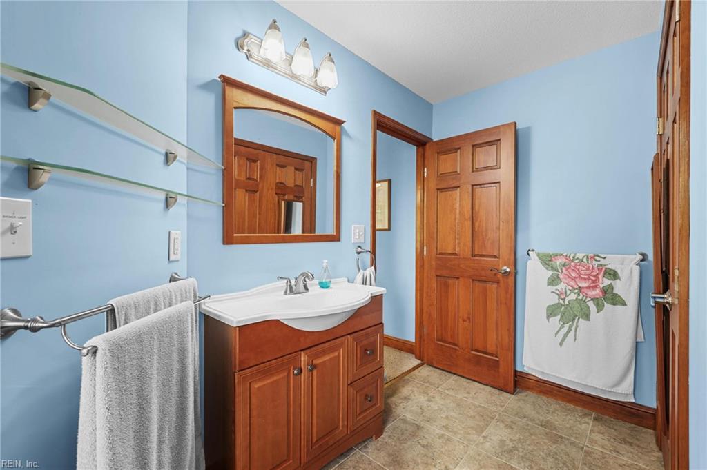 207 Megan Loop S Property Photo 39