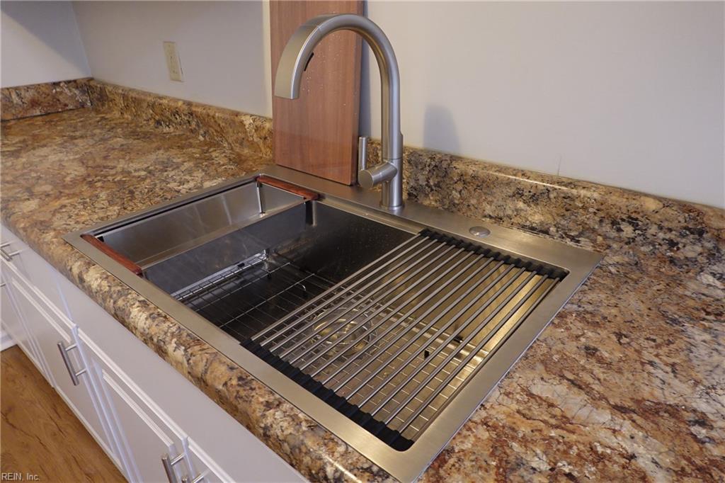 1063 Still Harbor Cir Property Photo 6