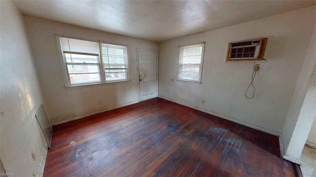 1252 Norview Ave Property Photo 3