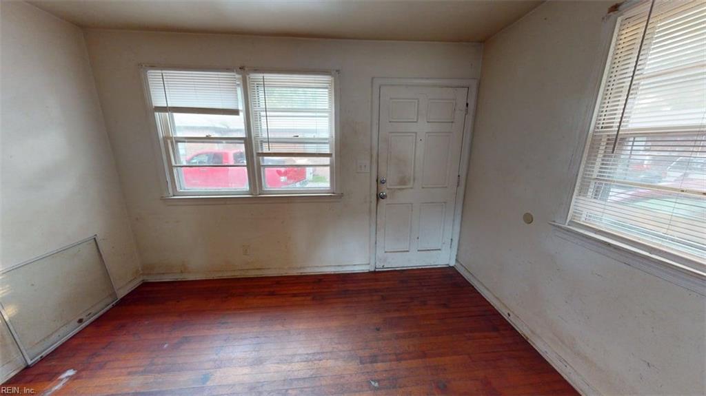 1252 Norview Ave Property Photo 4