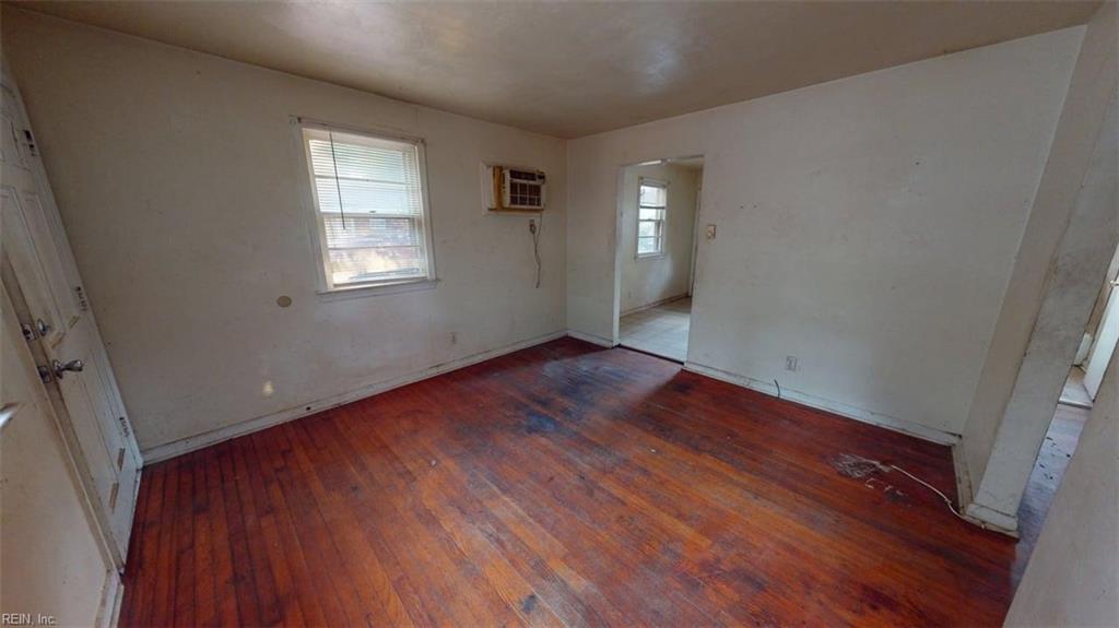 1252 Norview Ave Property Photo 6