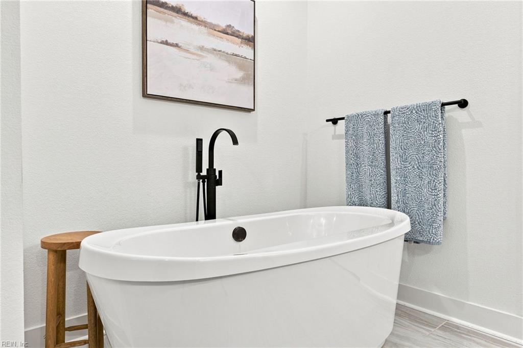 633 Ambrose St Property Photo 21