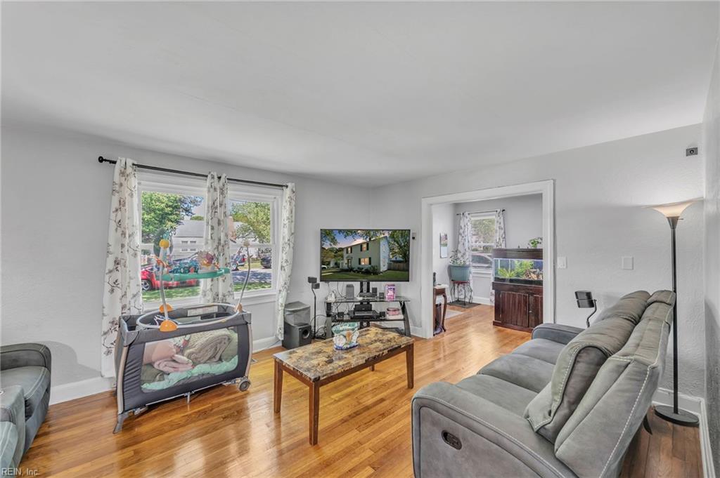 325 Forrest Ave Property Photo 11