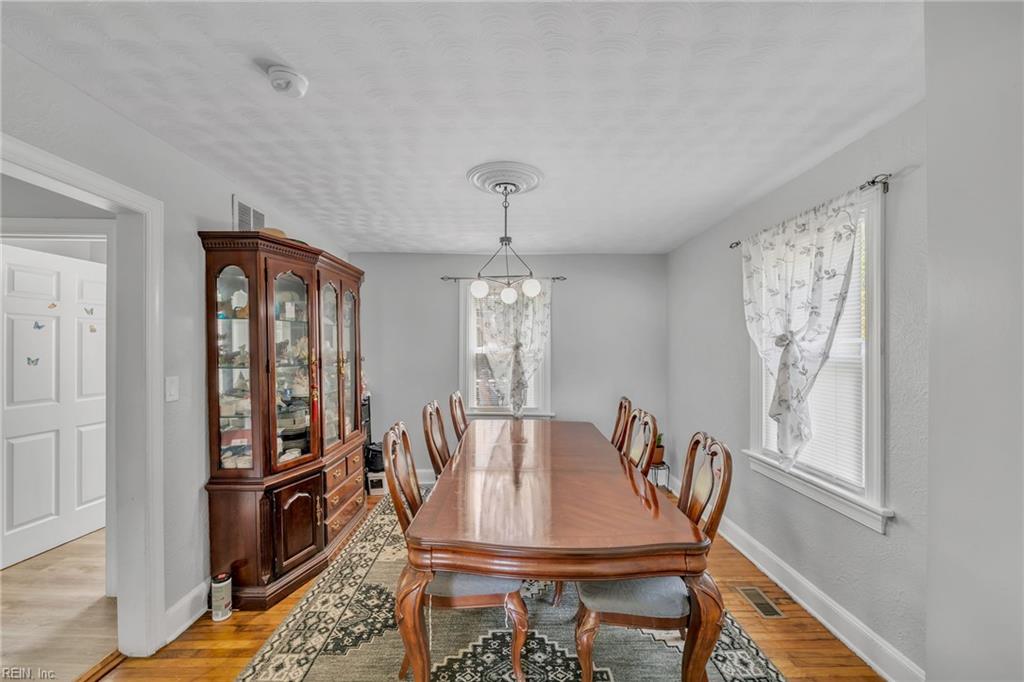 325 Forrest Ave Property Photo 12