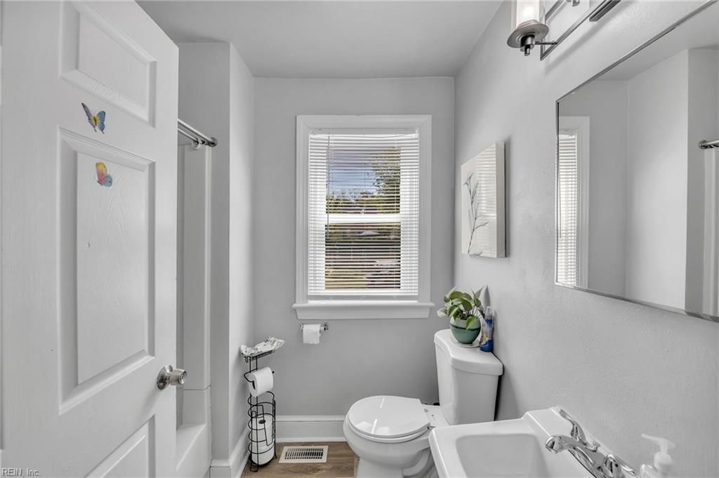 325 Forrest Ave Property Photo 14