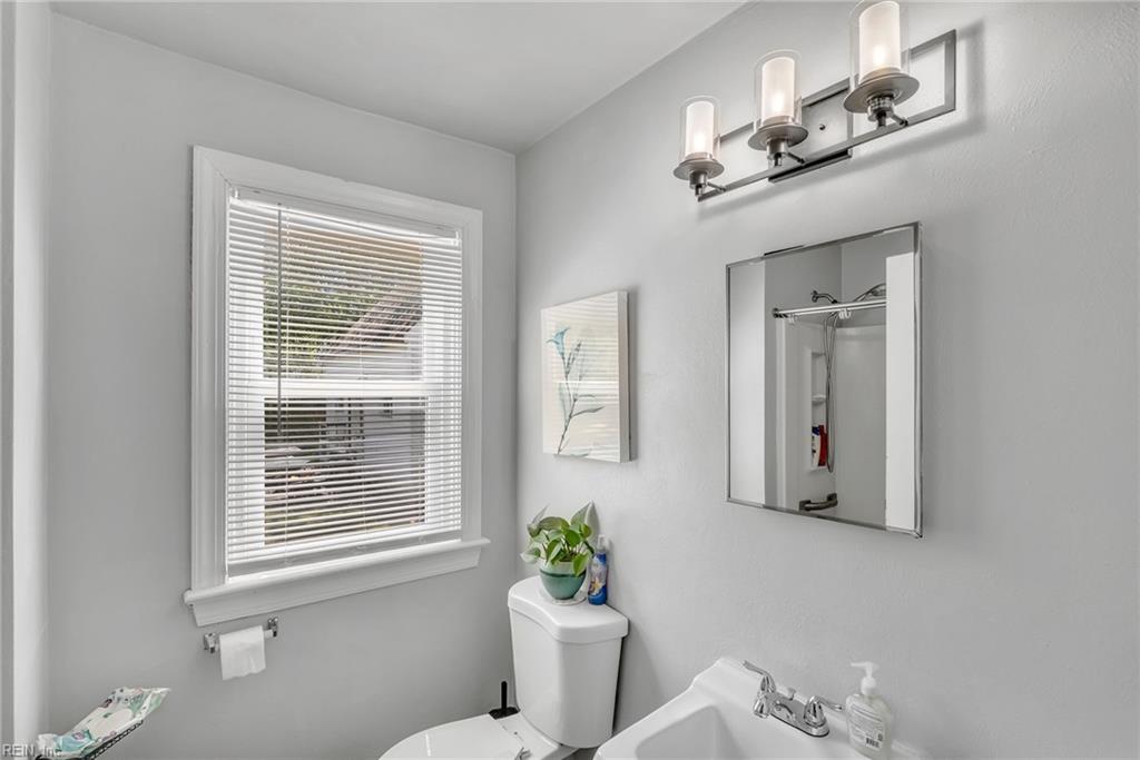 325 Forrest Ave Property Photo 15