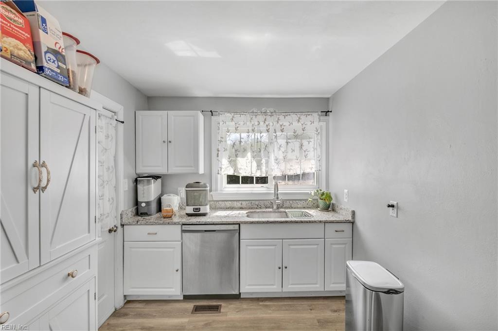 325 Forrest Ave Property Photo 16