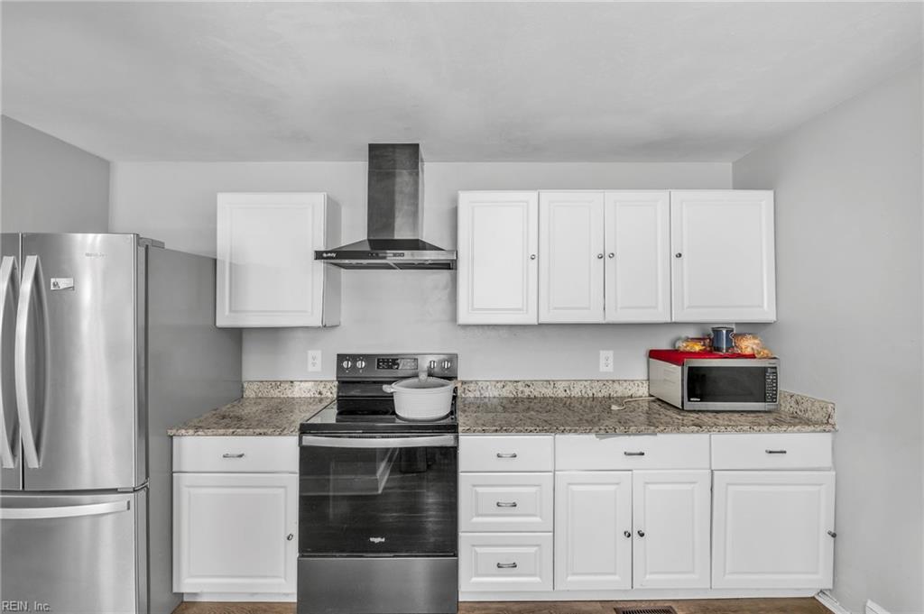 325 Forrest Ave Property Photo 17
