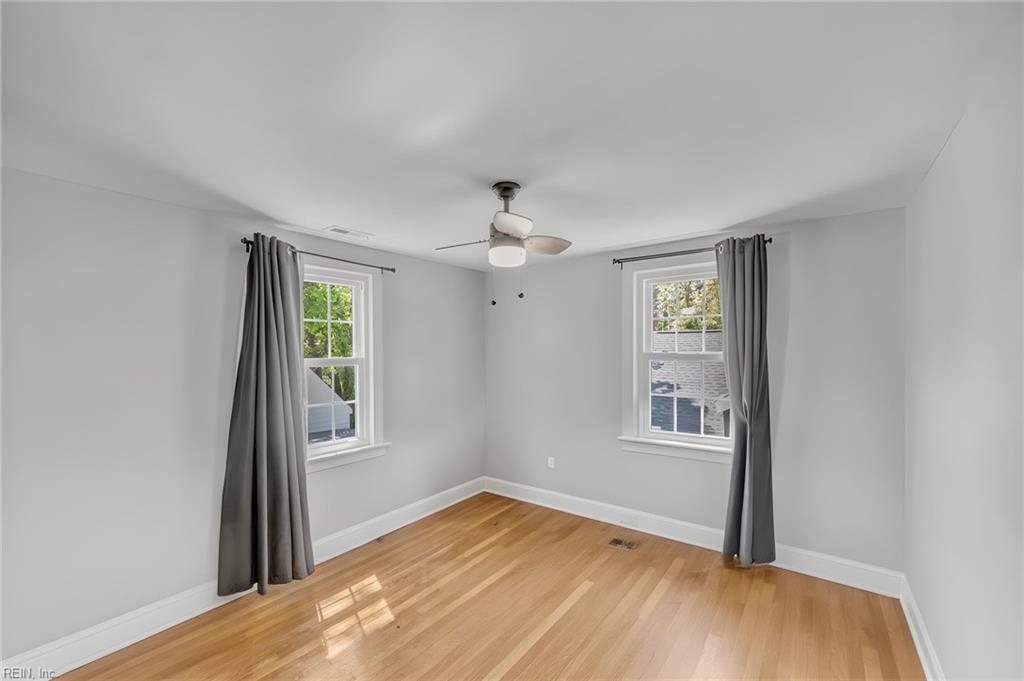325 Forrest Ave Property Photo 25