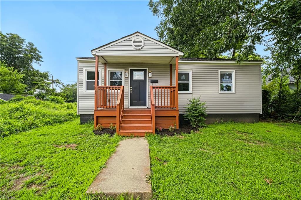 123 Ash Ave Property Photo 2