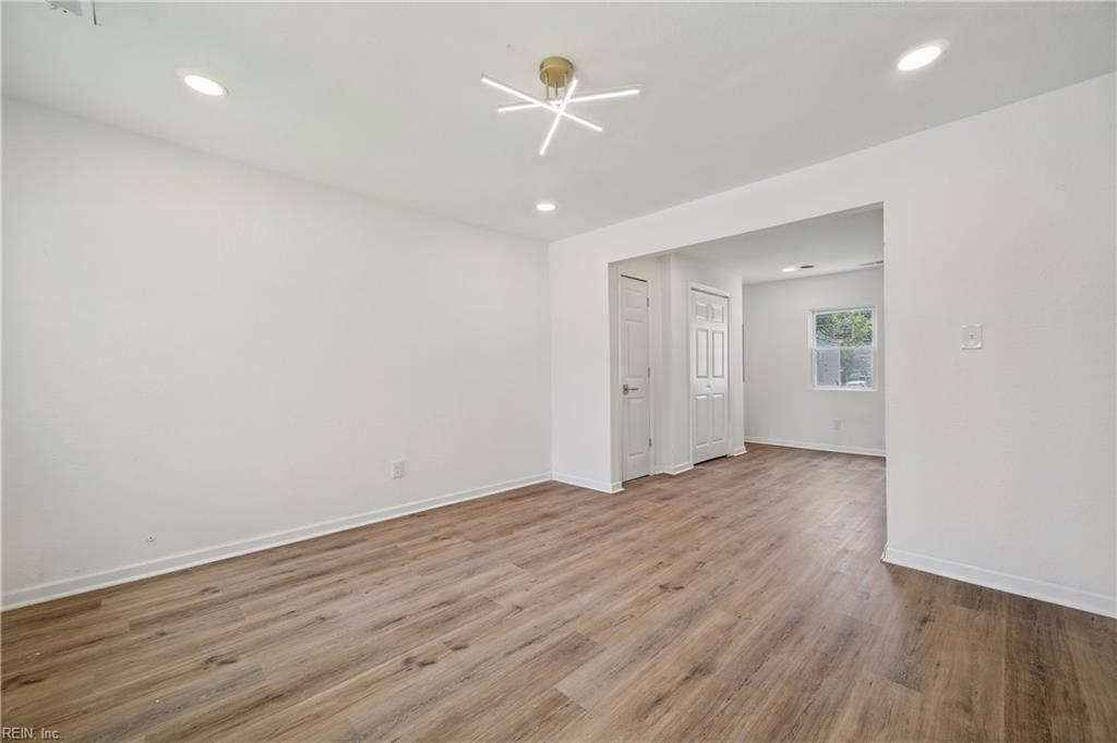 123 Ash Ave Property Photo 4