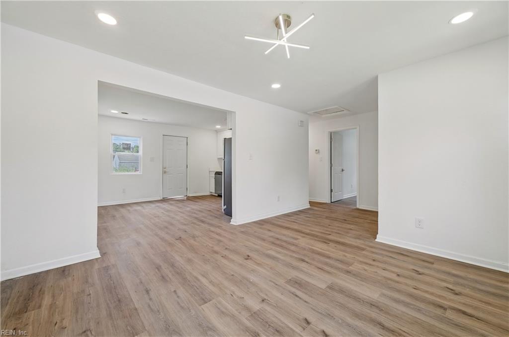 123 Ash Ave Property Photo 5