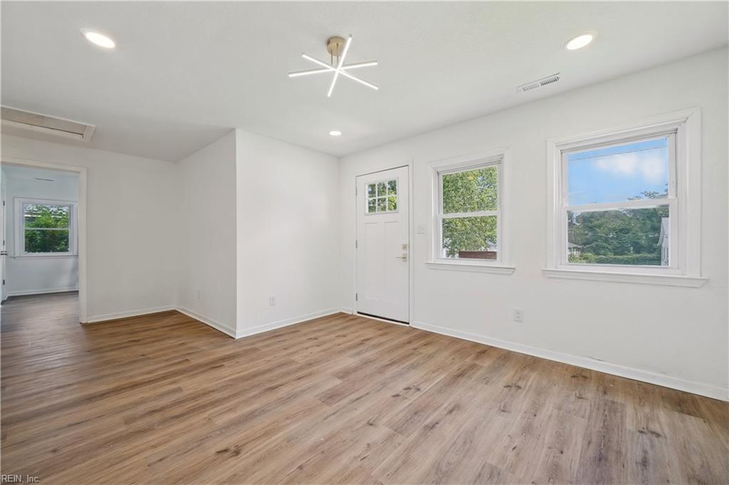 123 Ash Ave Property Photo 6