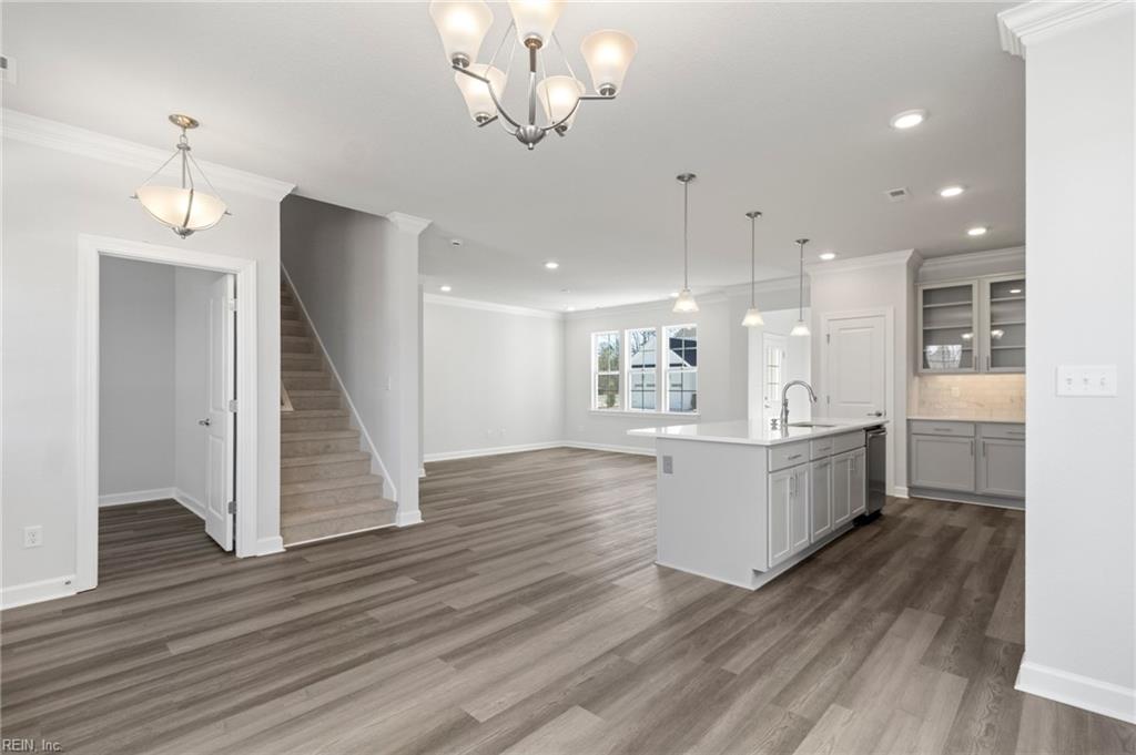 5025 Duxbury Rd Property Photo 3