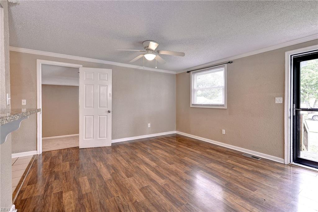 1926 Demetro Dr Property Photo 6