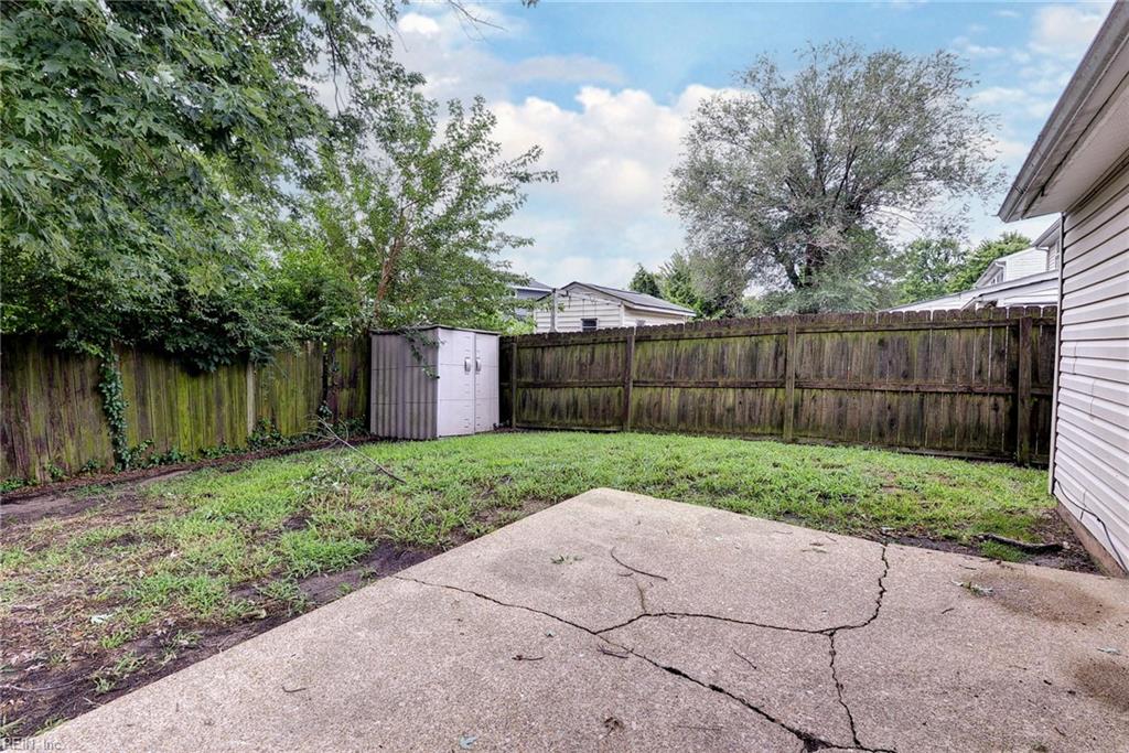 1926 Demetro Dr Property Photo 25