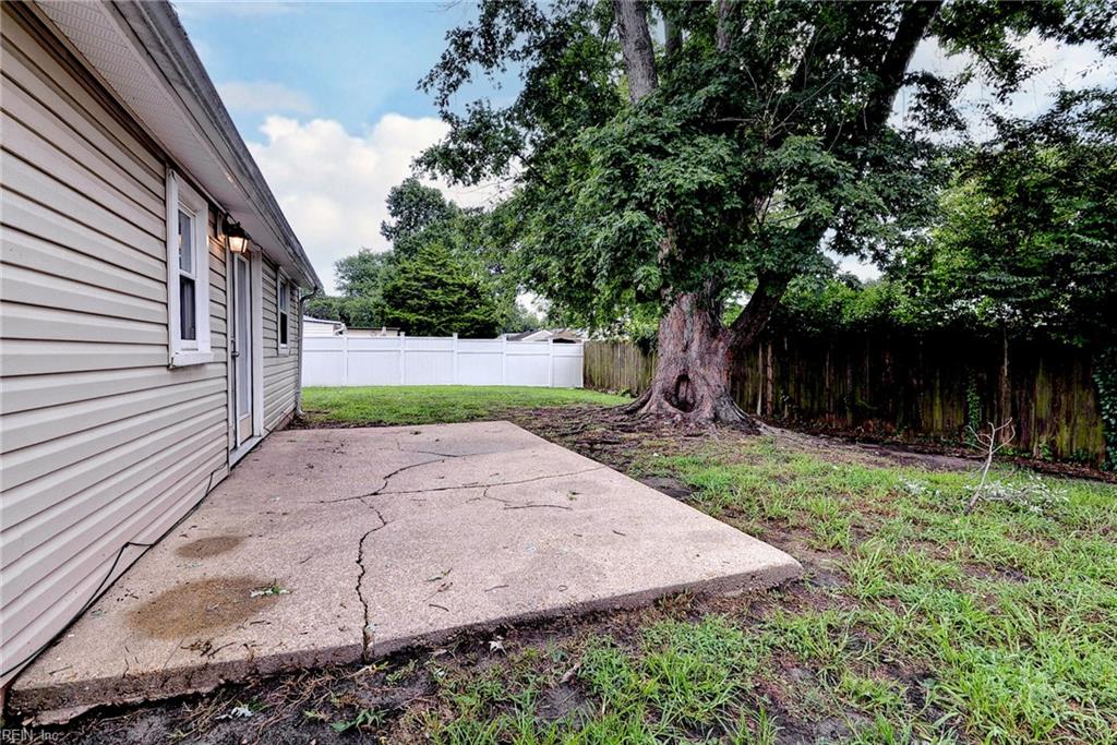 1926 Demetro Dr Property Photo 26