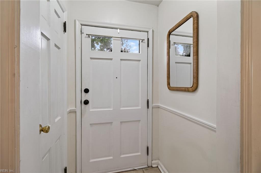 1646 Croyden Rd Property Photo 4