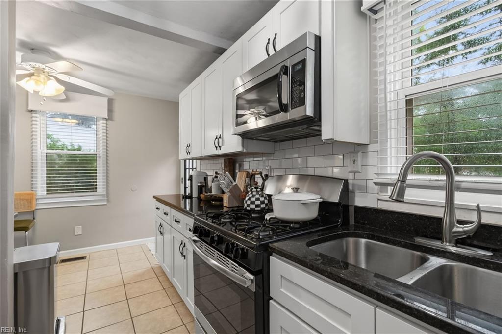1646 Croyden Rd Property Photo 12