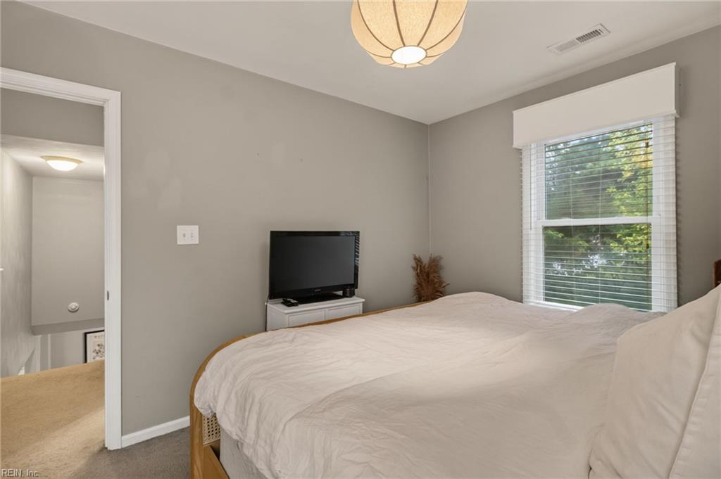 1646 Croyden Rd Property Photo 22