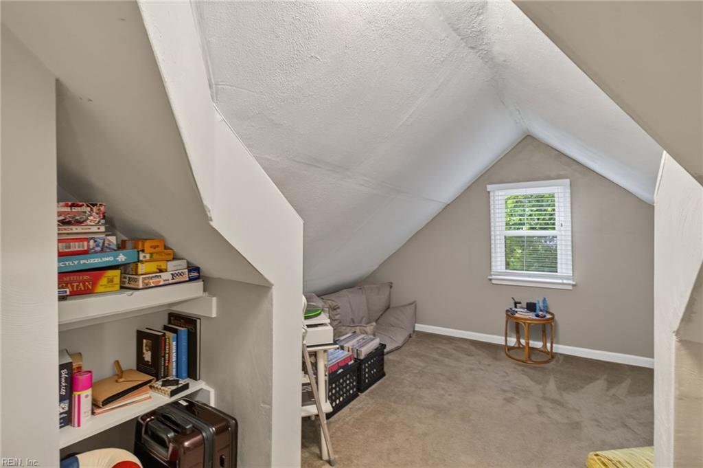 1646 Croyden Rd Property Photo 23