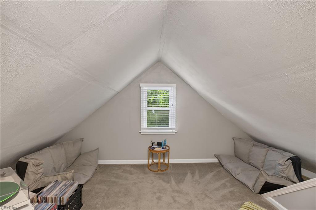 1646 Croyden Rd Property Photo 24
