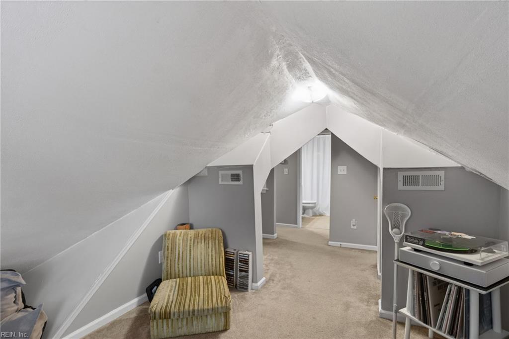1646 Croyden Rd Property Photo 25