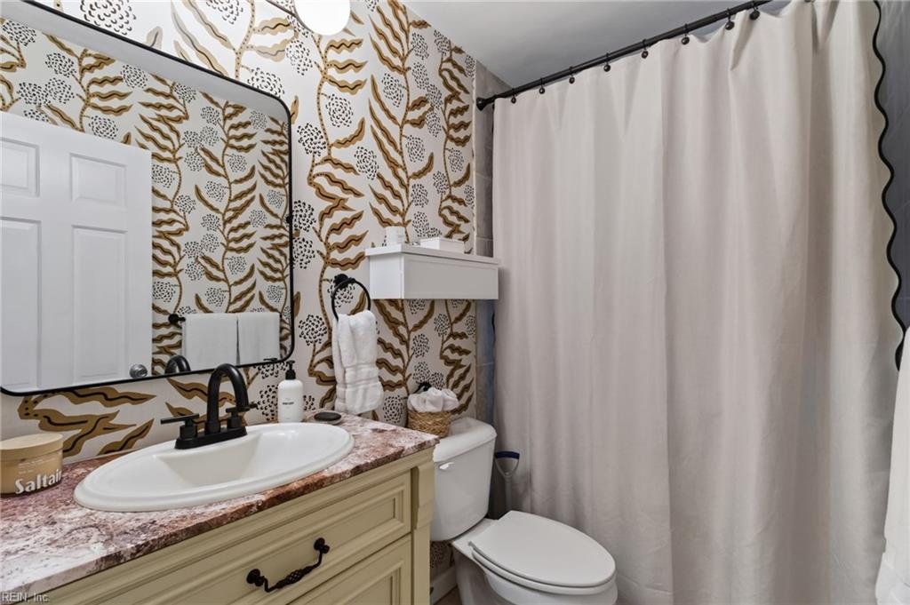 1646 Croyden Rd Property Photo 29