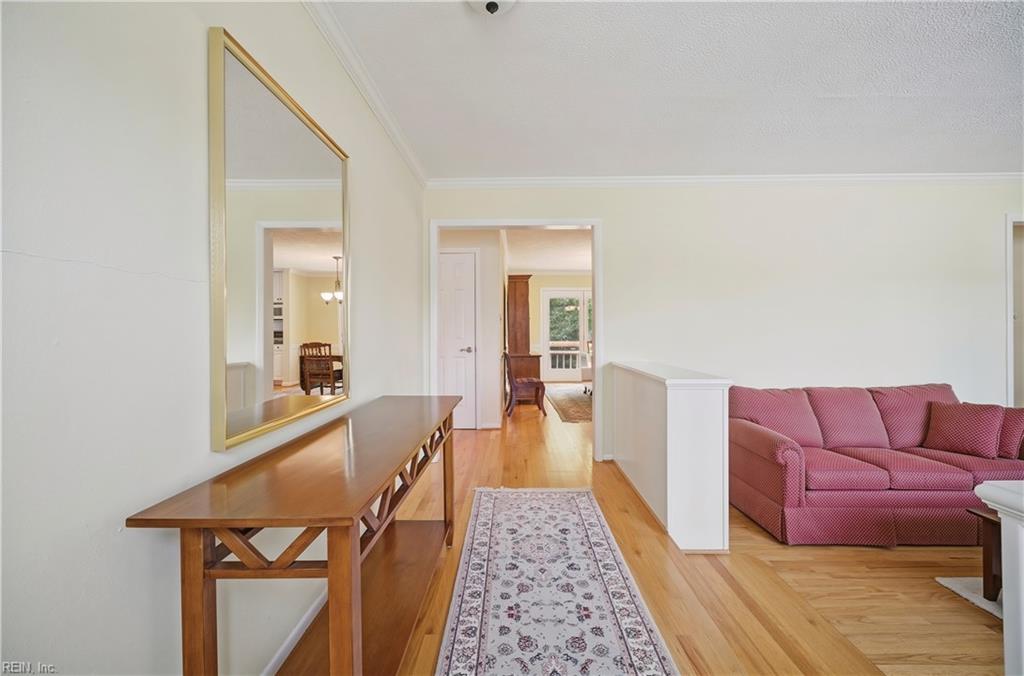 2301 Sibley Ct Property Photo 5