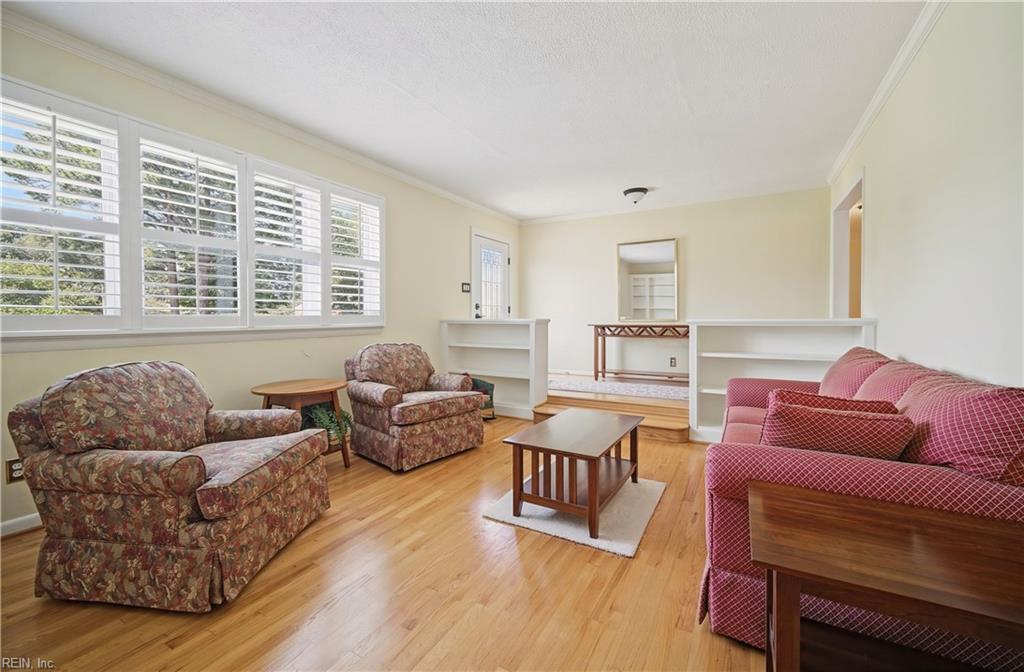 2301 Sibley Ct Property Photo 8