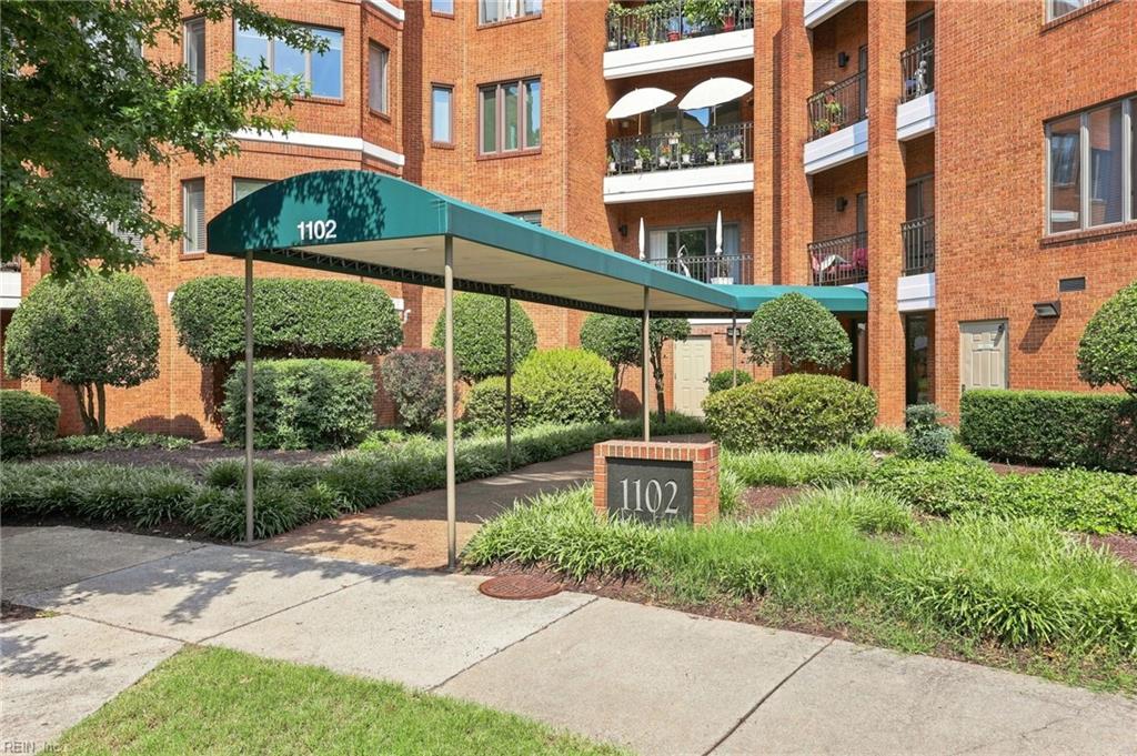 1102 Botetourt Gdns Property Photo 1