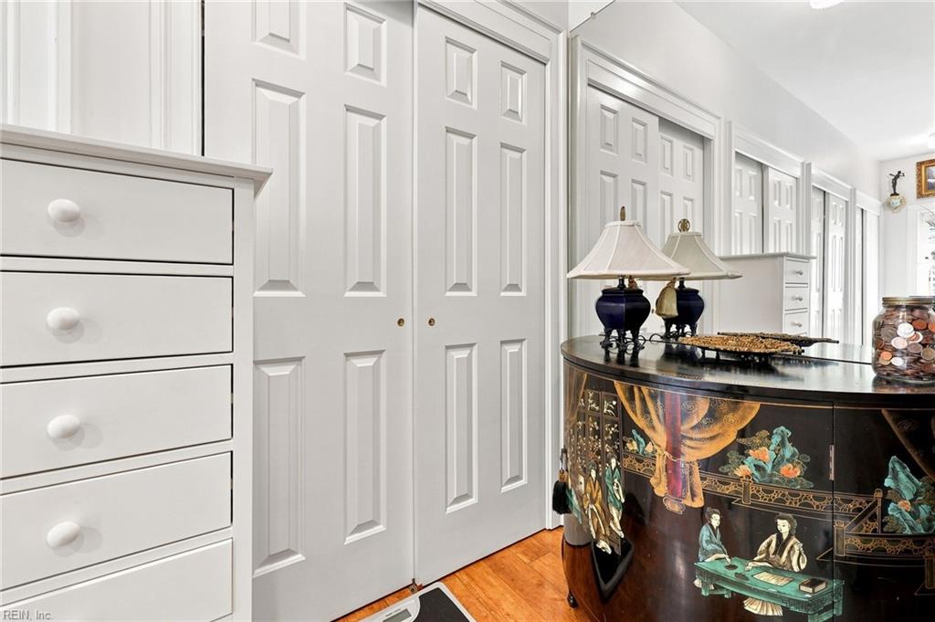 1102 Botetourt Gdns Property Photo 29