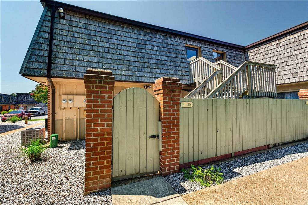 130 Saw Grass BND Property Photo 1