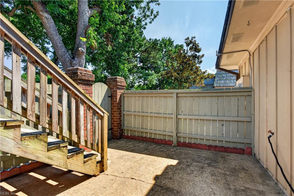 130 Saw Grass Bnd Property Photo 4