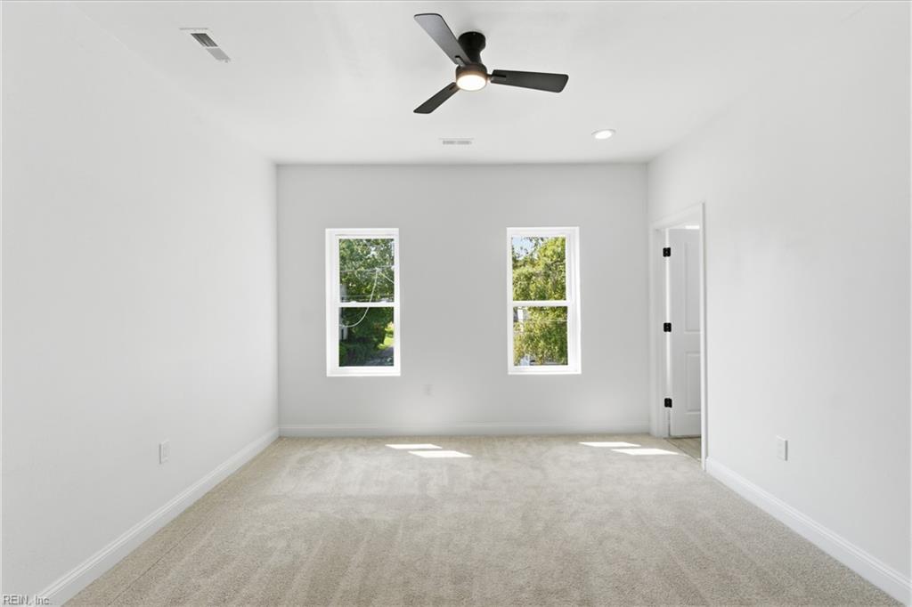 746 Johnson Ave Property Photo 19