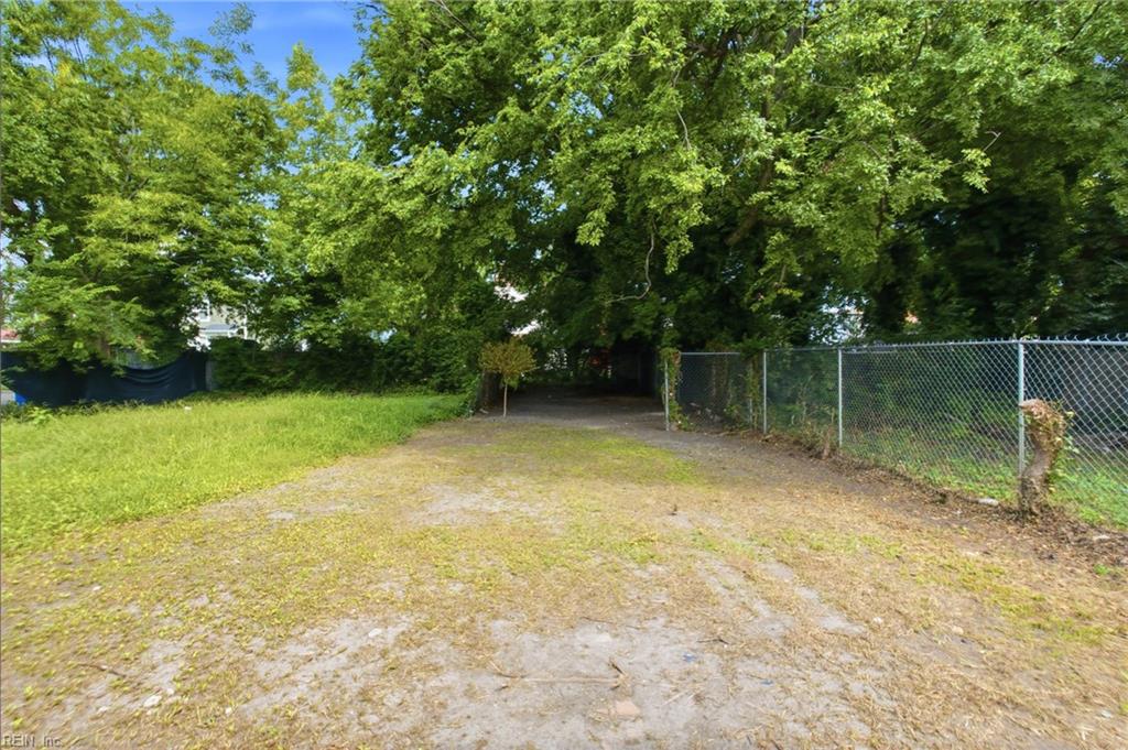 746 Johnson Ave Property Photo 34