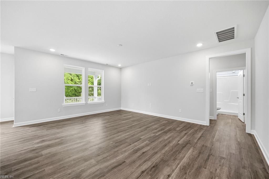328 Tarn Ct Property Photo 5