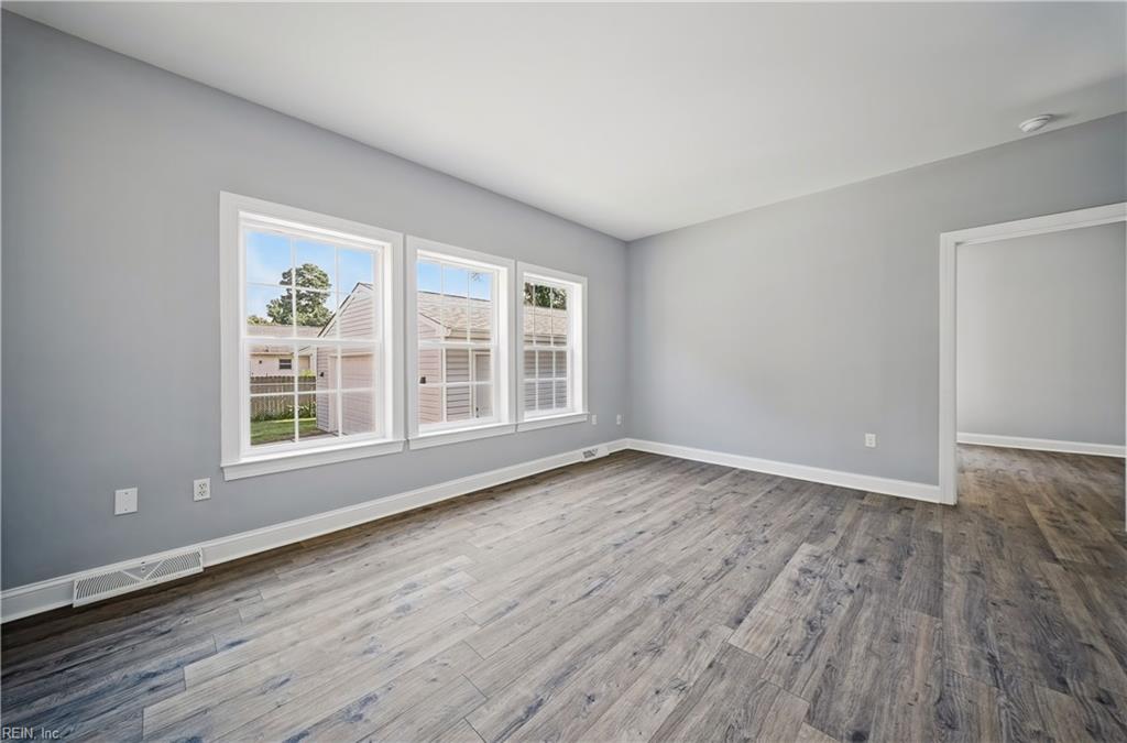 5101 James St Property Photo 6