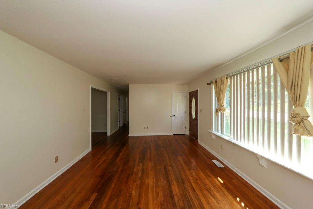 317 Beechmont Dr Property Photo 3
