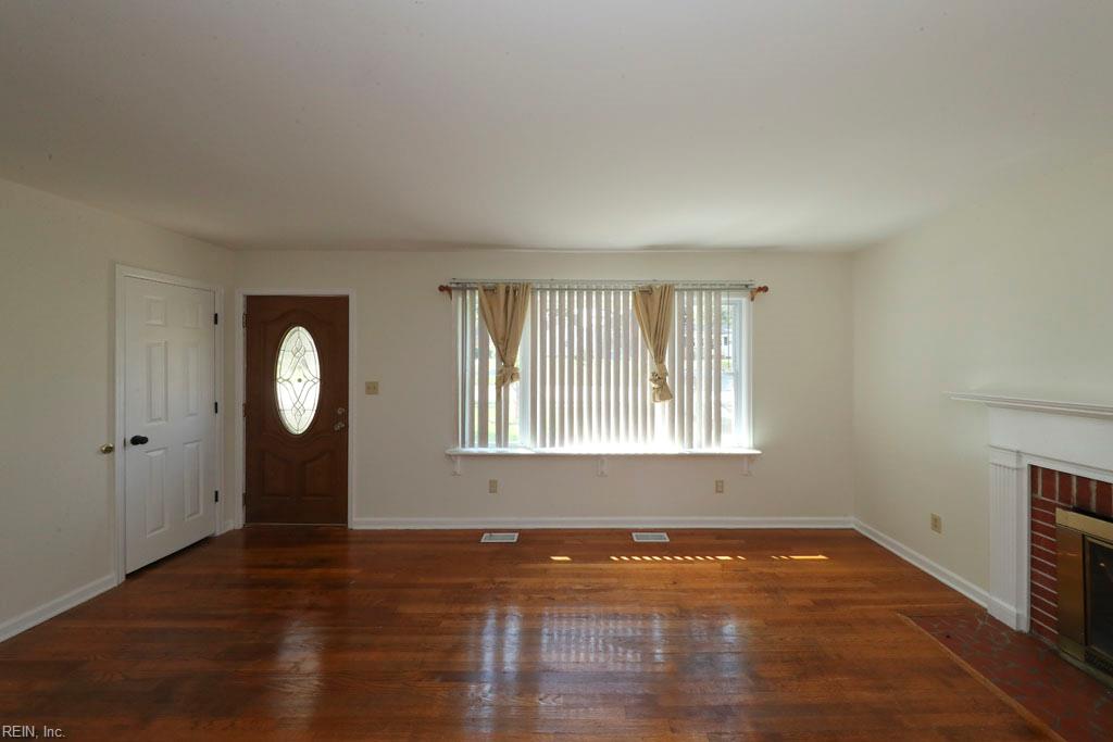 317 Beechmont Dr Property Photo 4