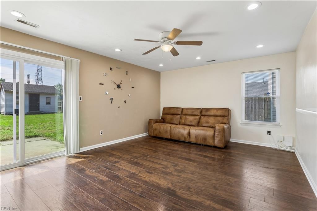 305 Greenfield Cres Property Photo 11