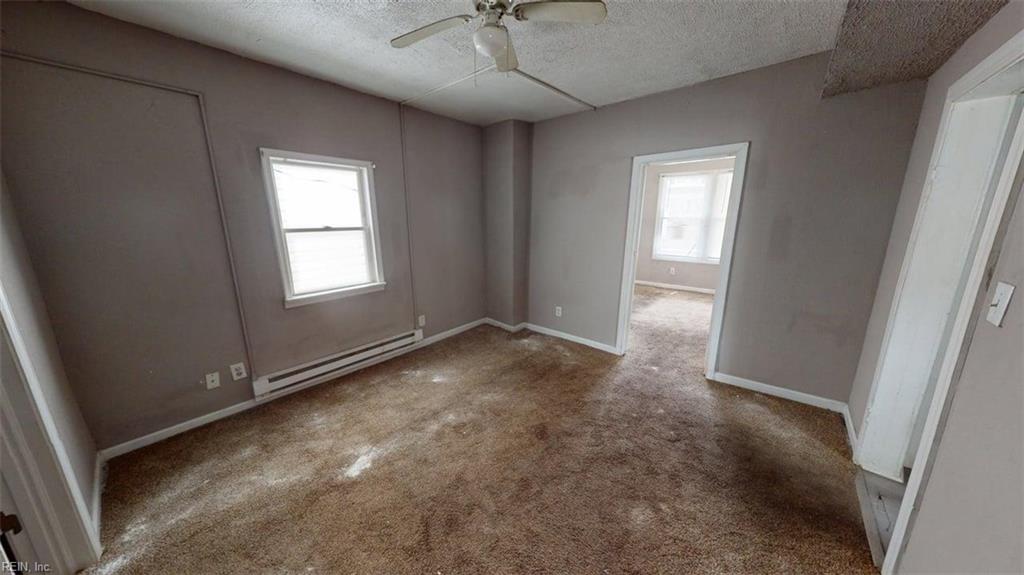 1121 35th St Property Photo 10